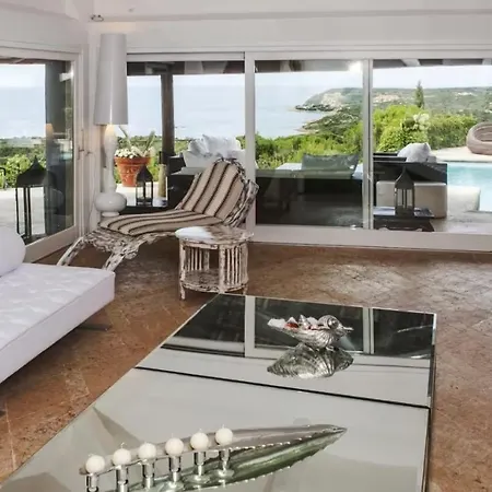 Beautiful Panoramic With Garden Pool Holiday home